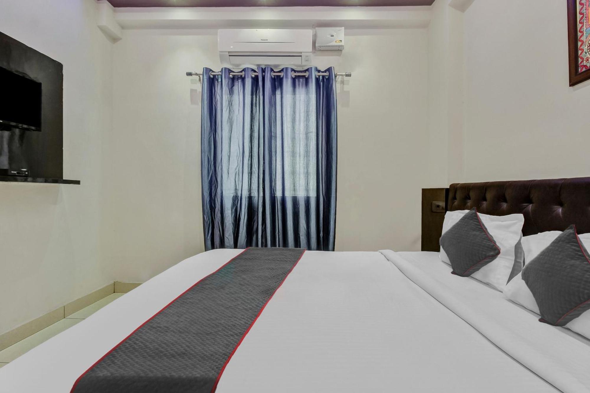 Collection O Galaxy Suites Hyderabad Eksteriør billede