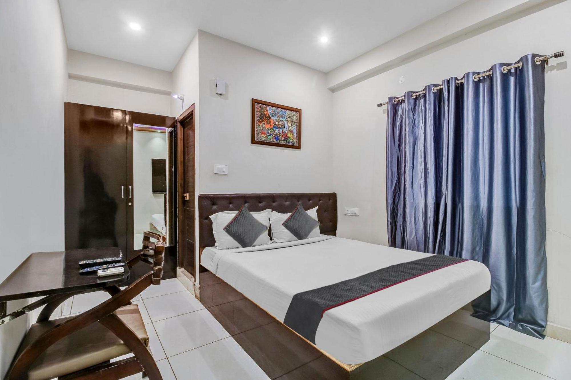 Collection O Galaxy Suites Hyderabad Eksteriør billede