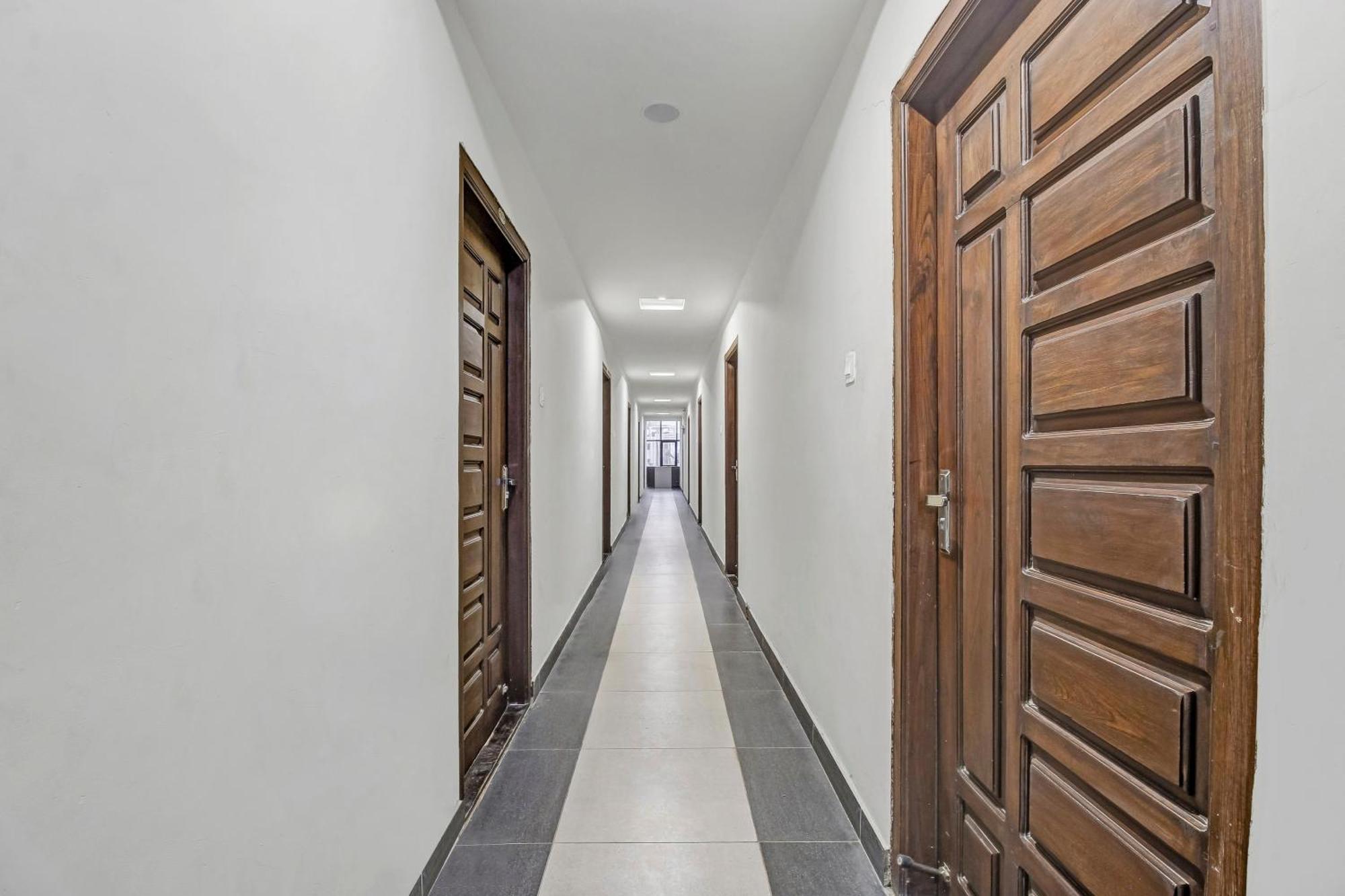 Collection O Galaxy Suites Hyderabad Eksteriør billede