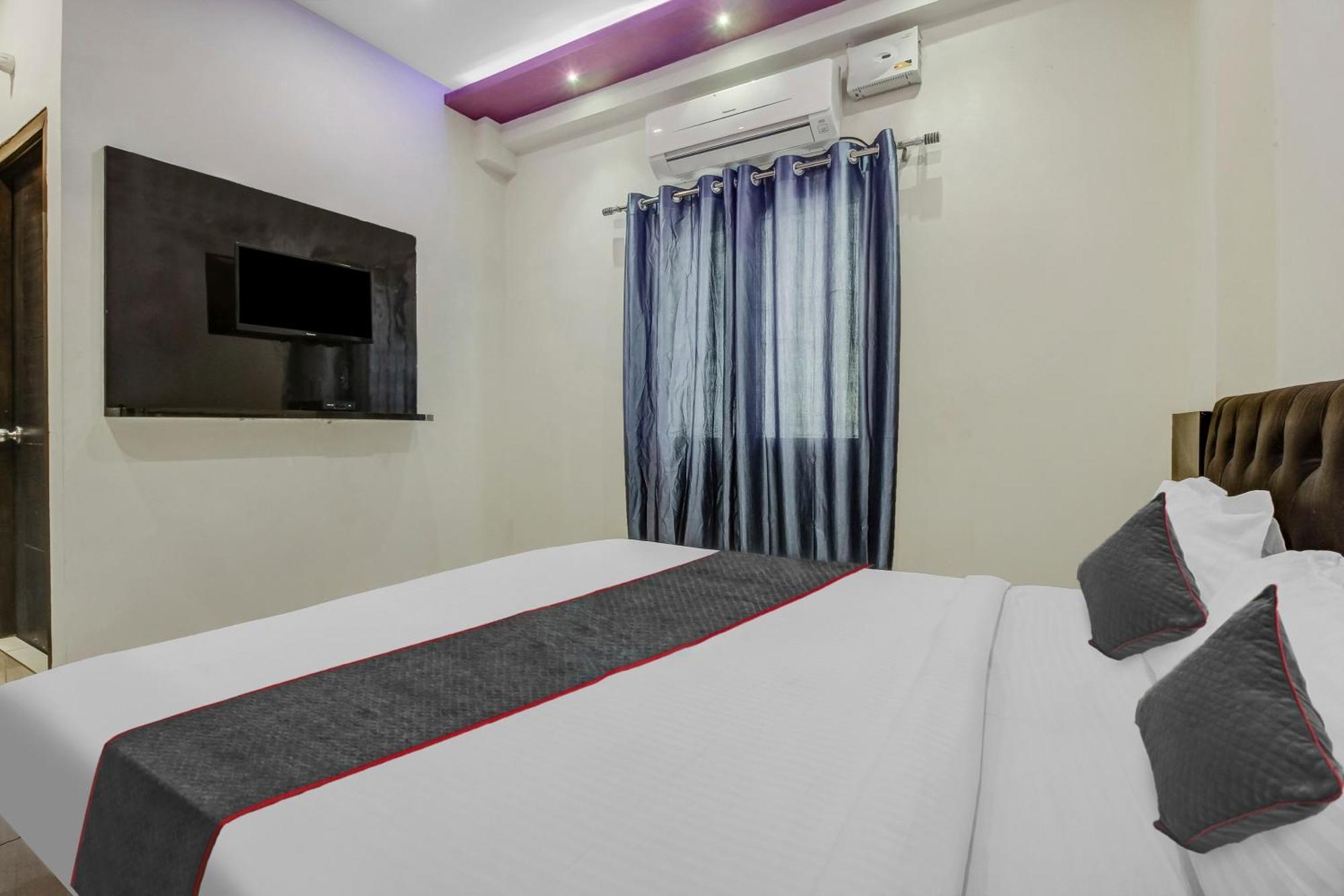 Collection O Galaxy Suites Hyderabad Eksteriør billede