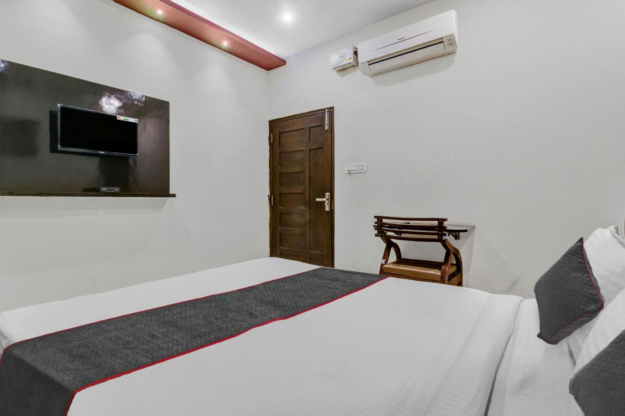 Collection O Galaxy Suites Hyderabad Eksteriør billede