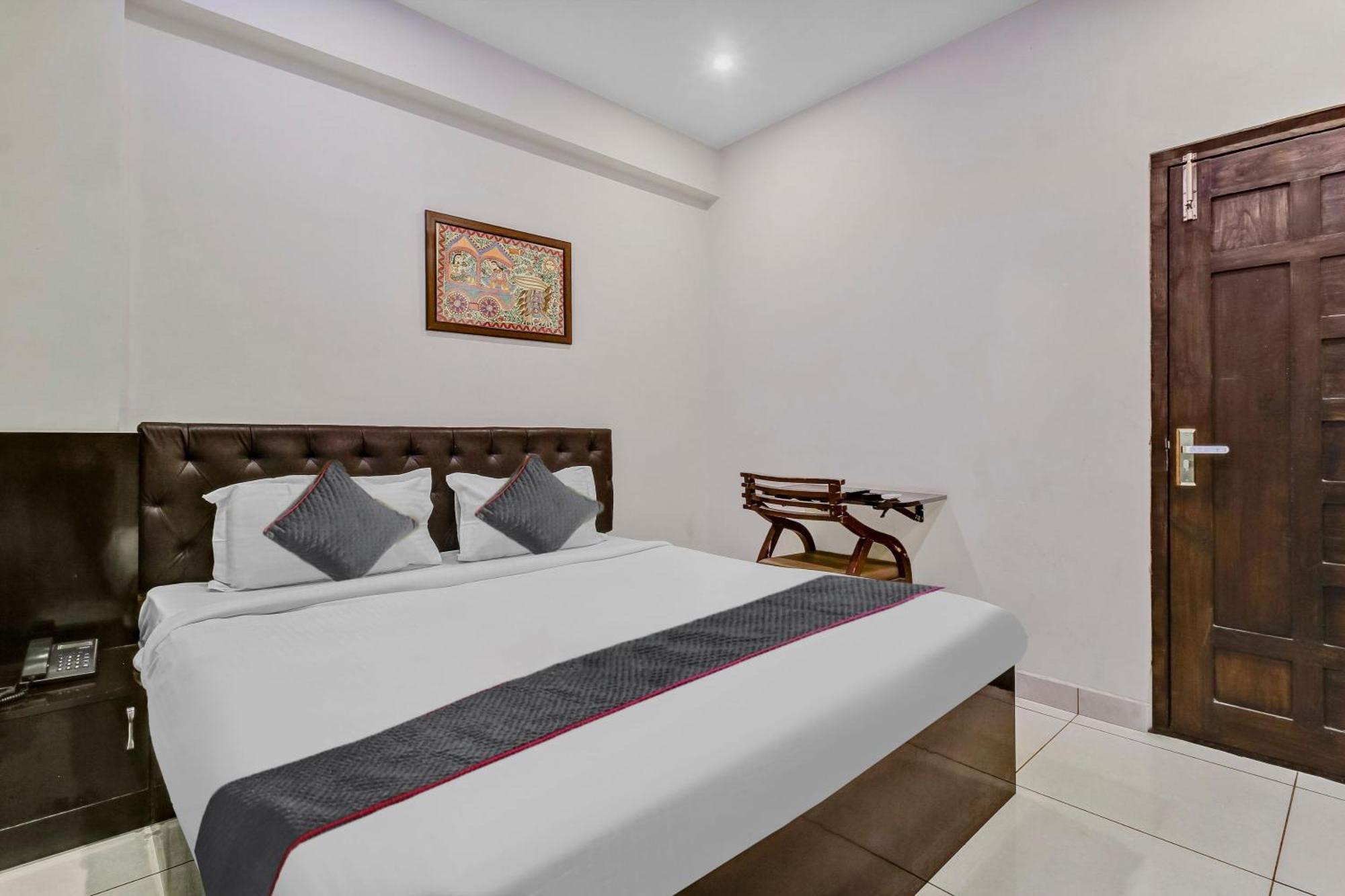 Collection O Galaxy Suites Hyderabad Eksteriør billede