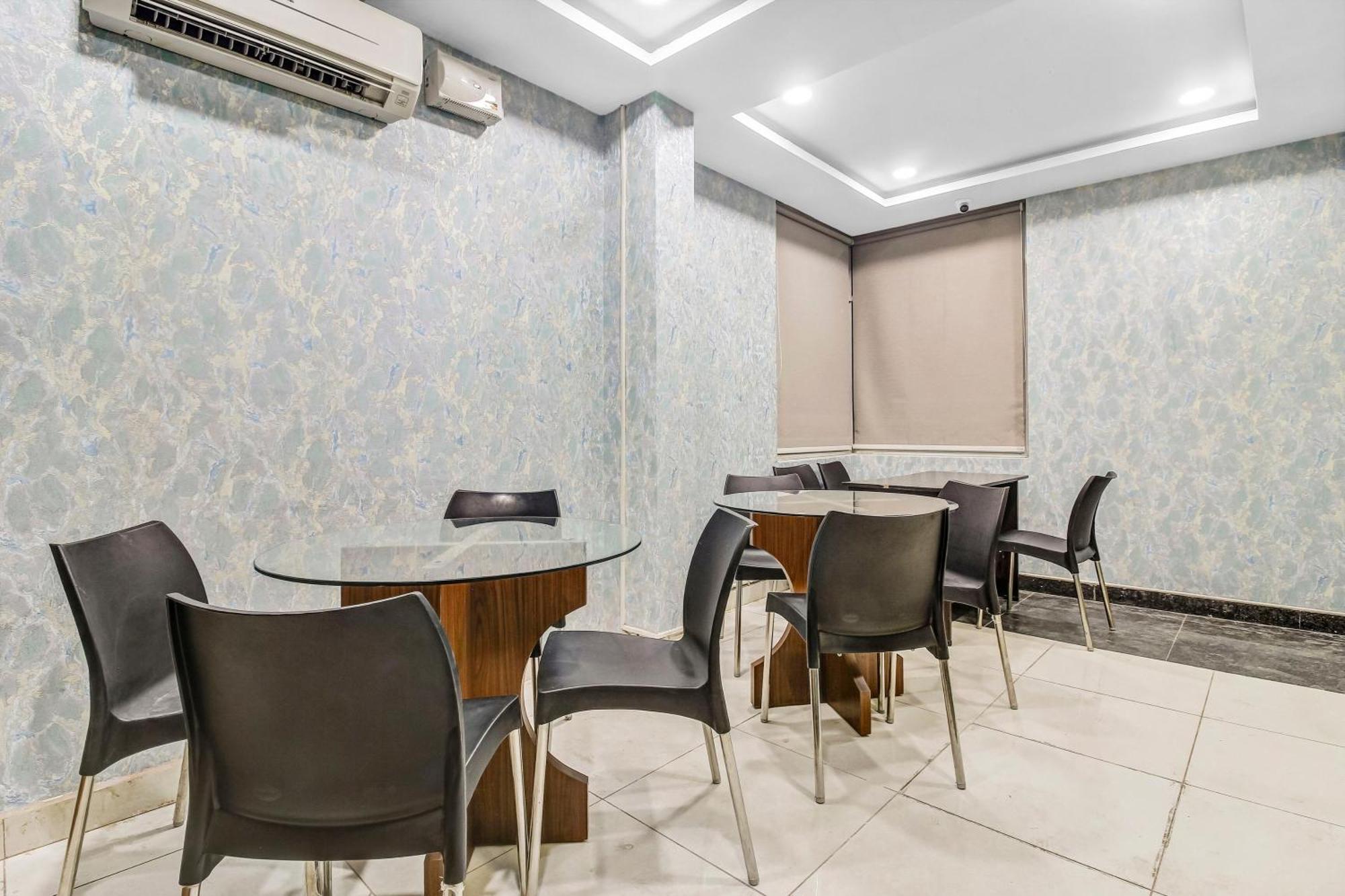 Collection O Galaxy Suites Hyderabad Eksteriør billede