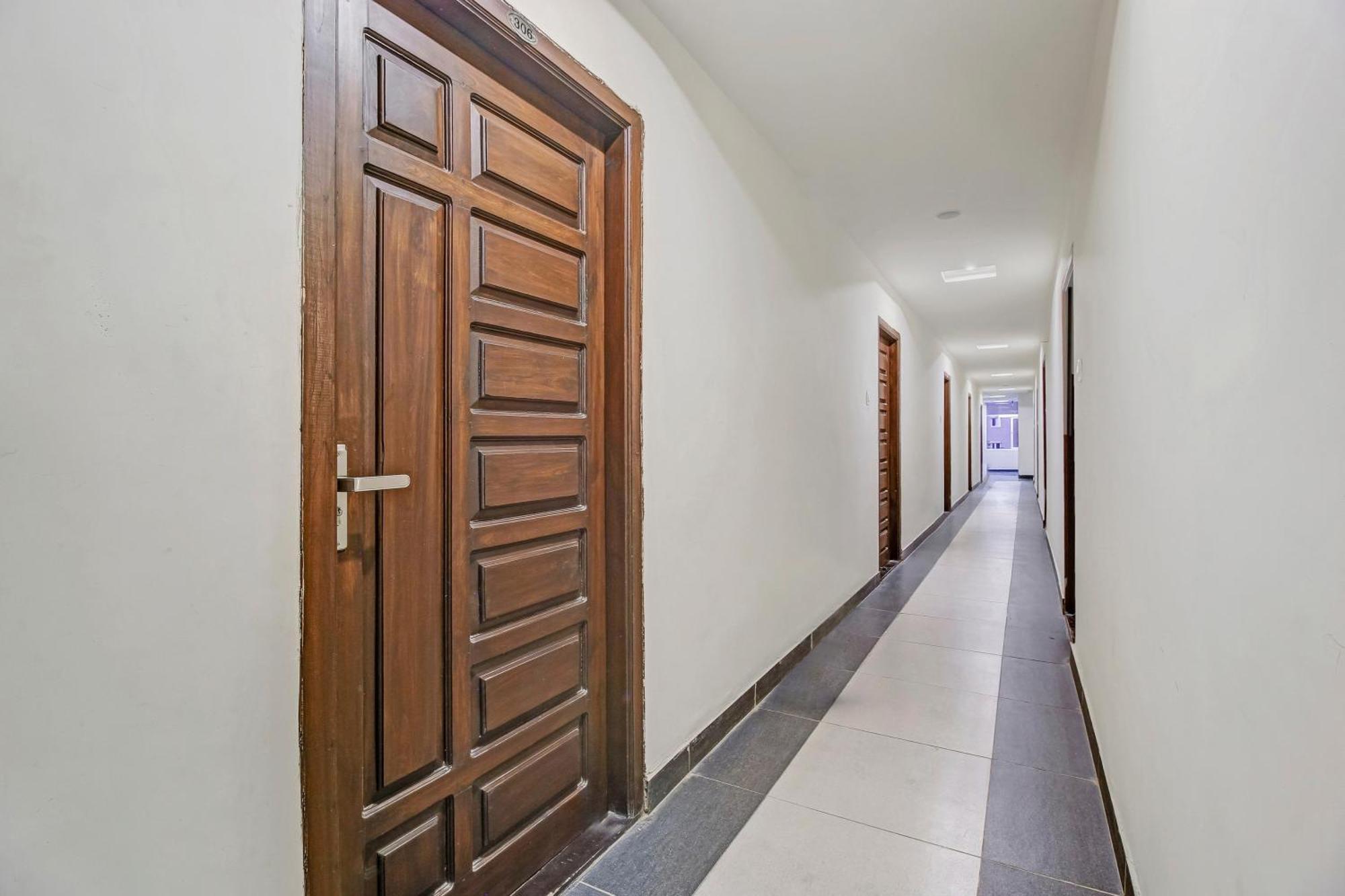 Collection O Galaxy Suites Hyderabad Eksteriør billede