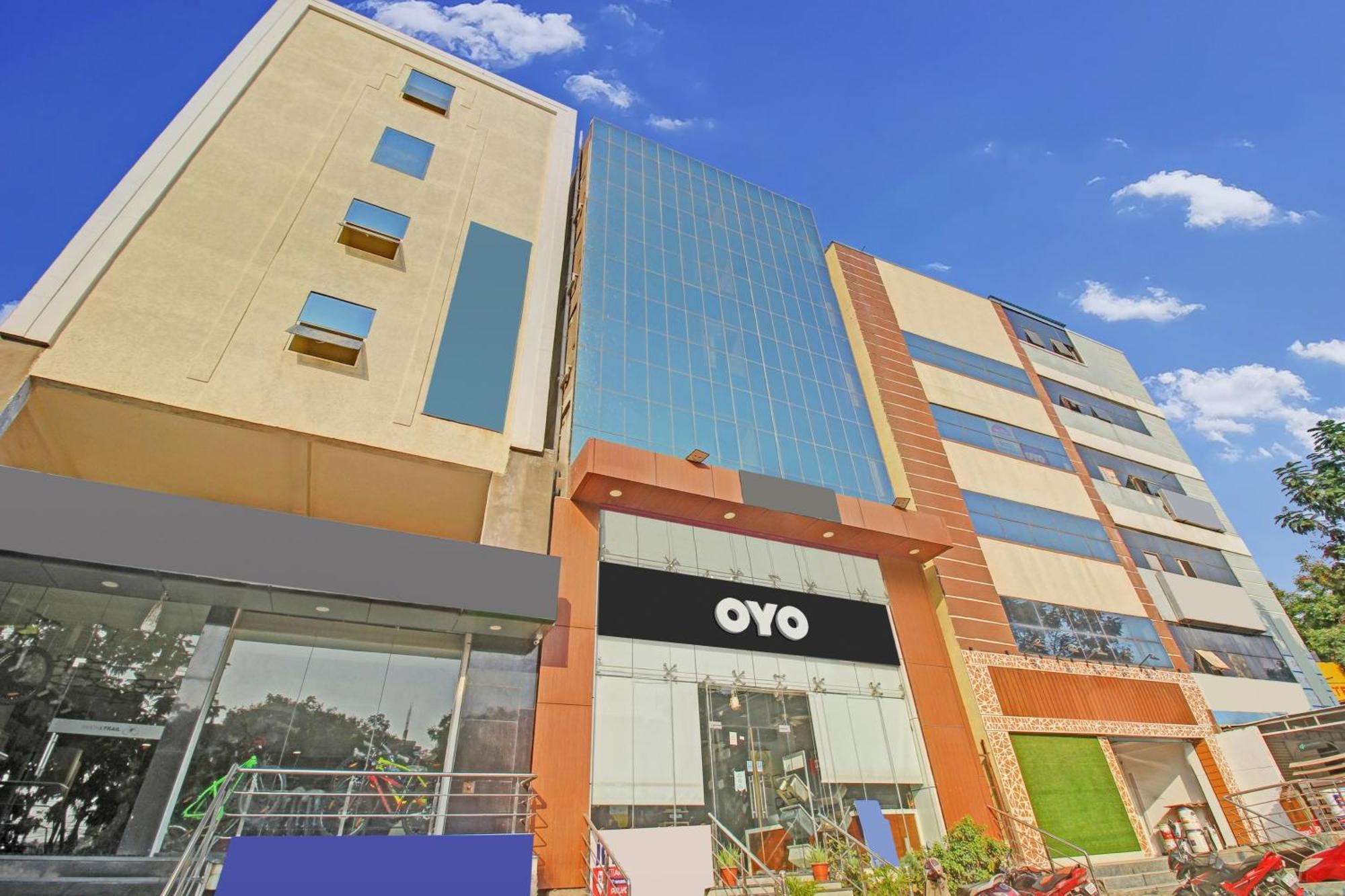 Collection O Galaxy Suites Hyderabad Eksteriør billede